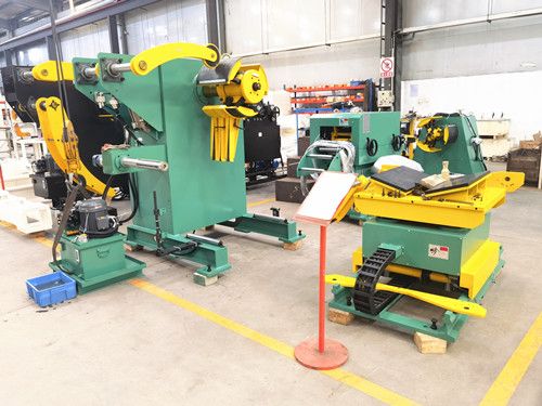 El alimentador Compact Straightener es ideal para el proceso de estampado de acero inoxidable